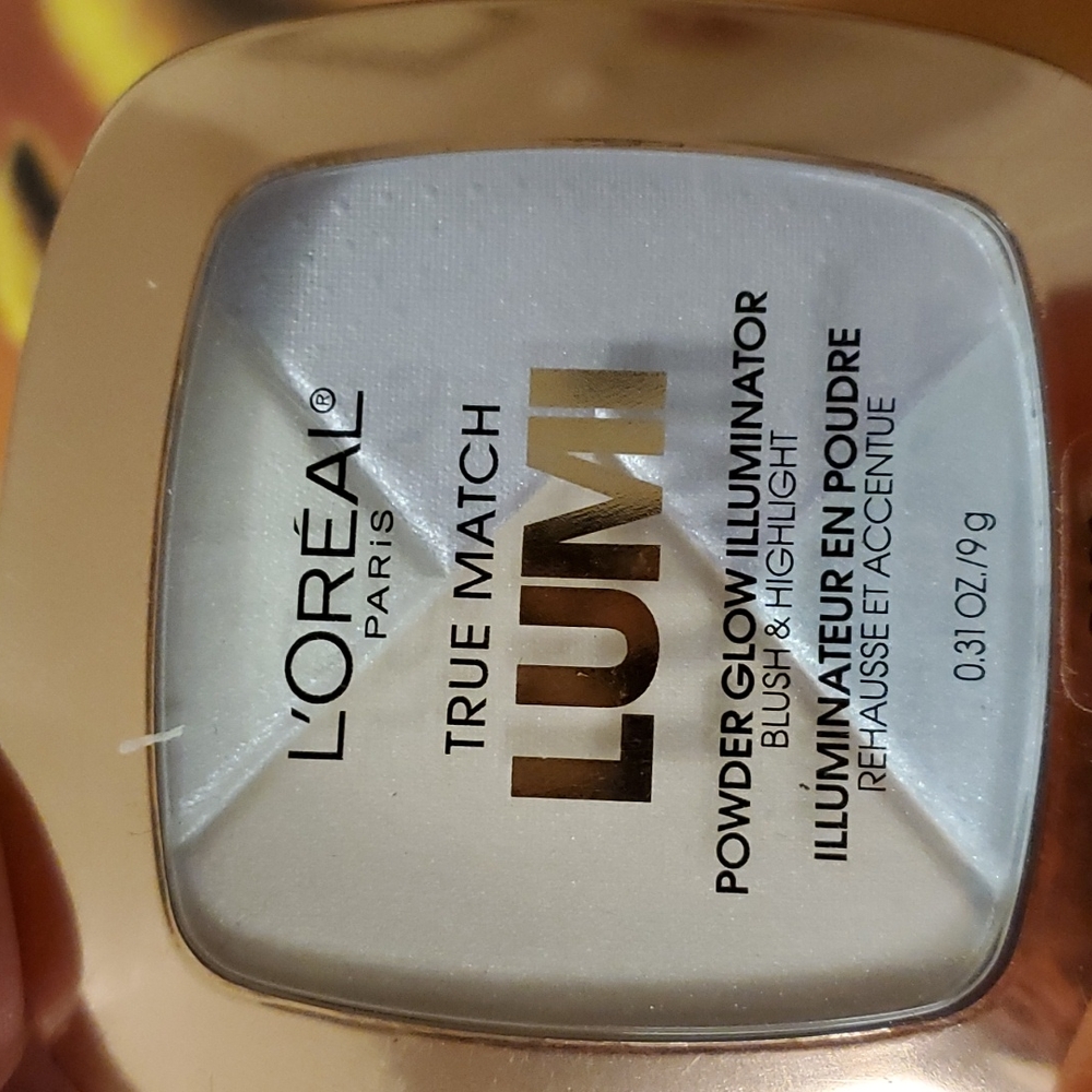 L'Oreal Powder Illuminator